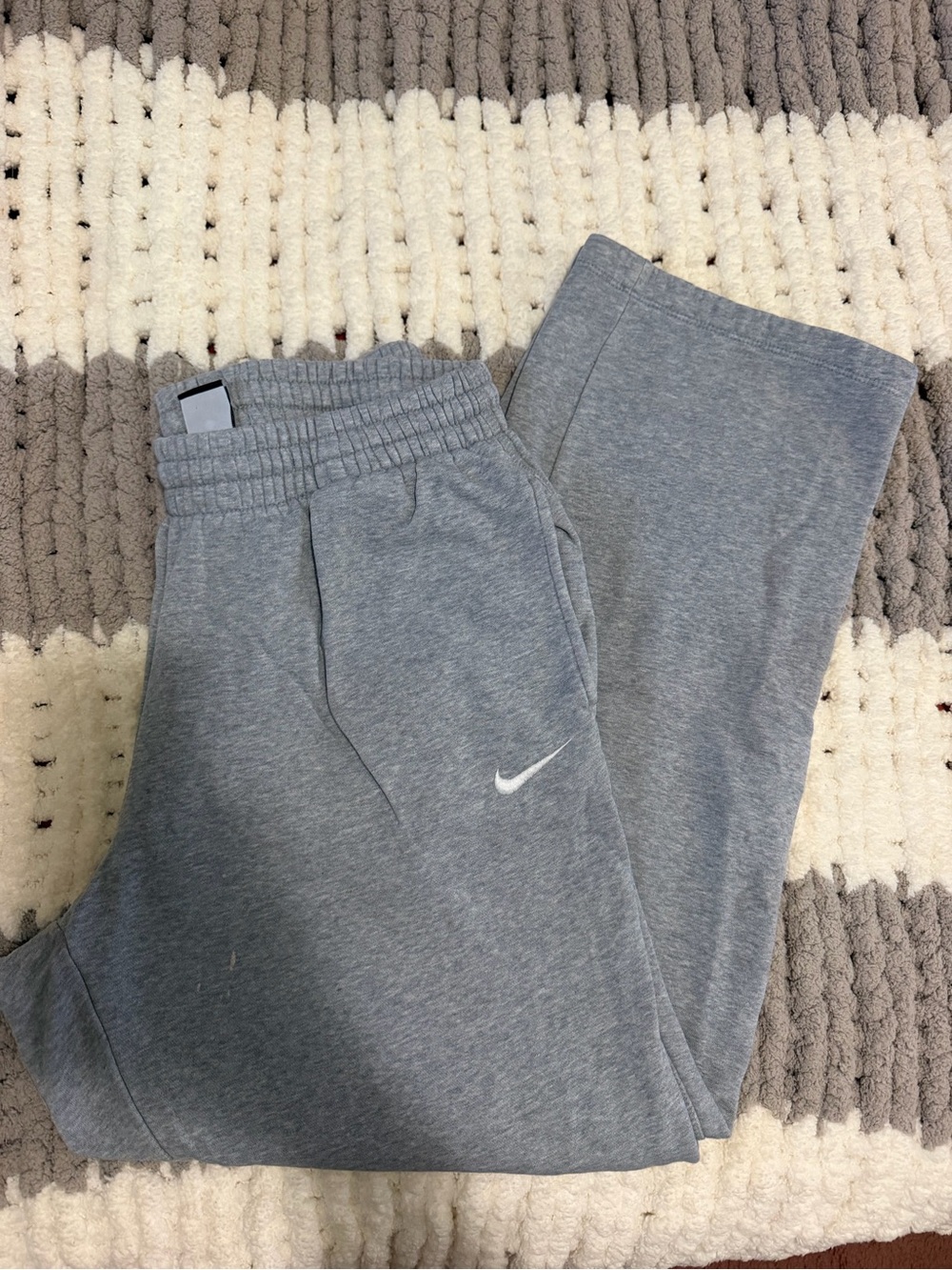 Men’s wide leg Nike sweatpants size large